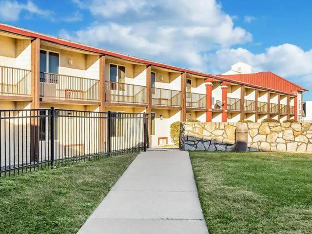 Countryside Suites Kansas City Independence I-70 East Sports Complex Hotel Экстерьер фото