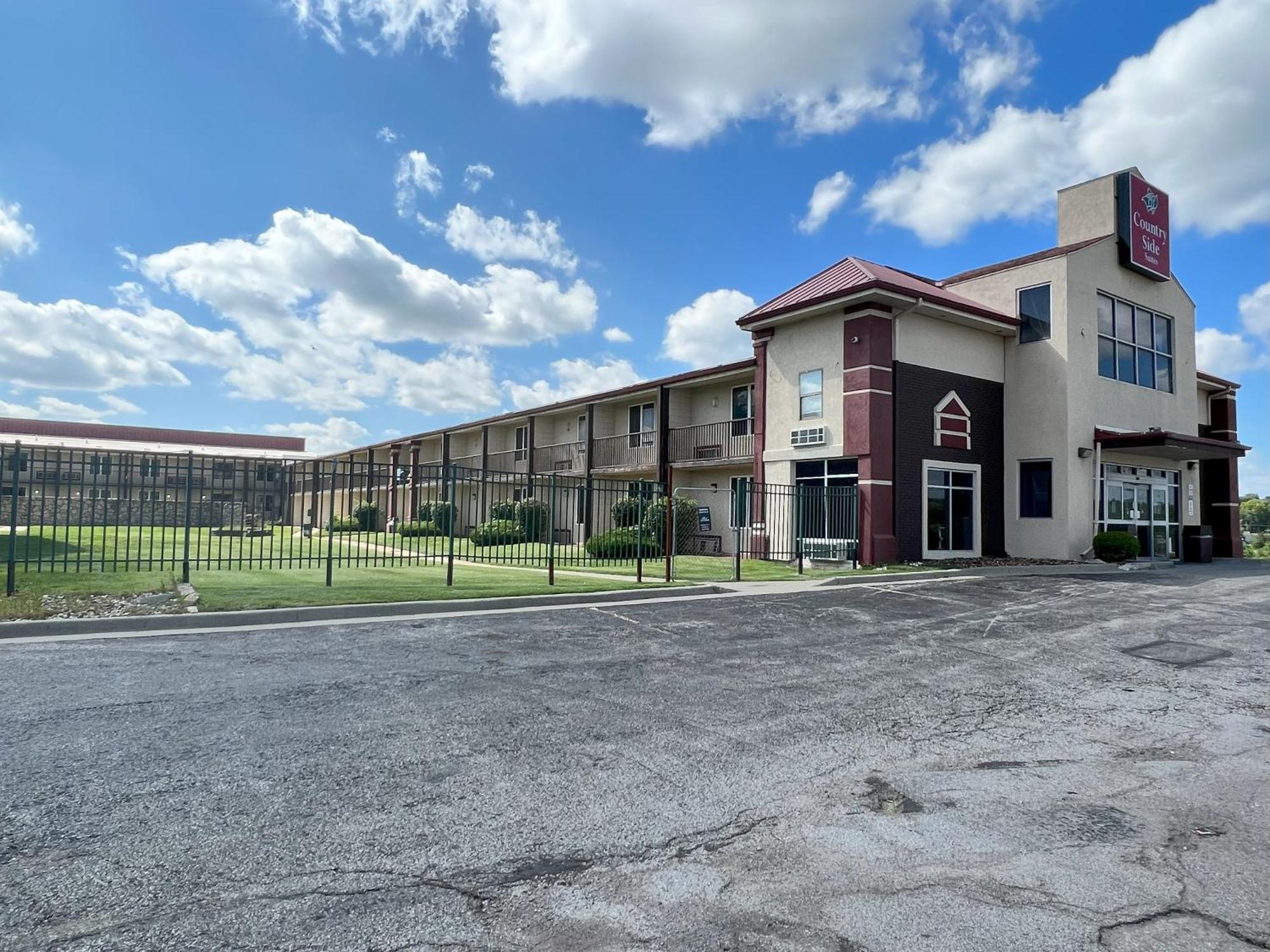 Countryside Suites Kansas City Independence I-70 East Sports Complex Hotel Экстерьер фото