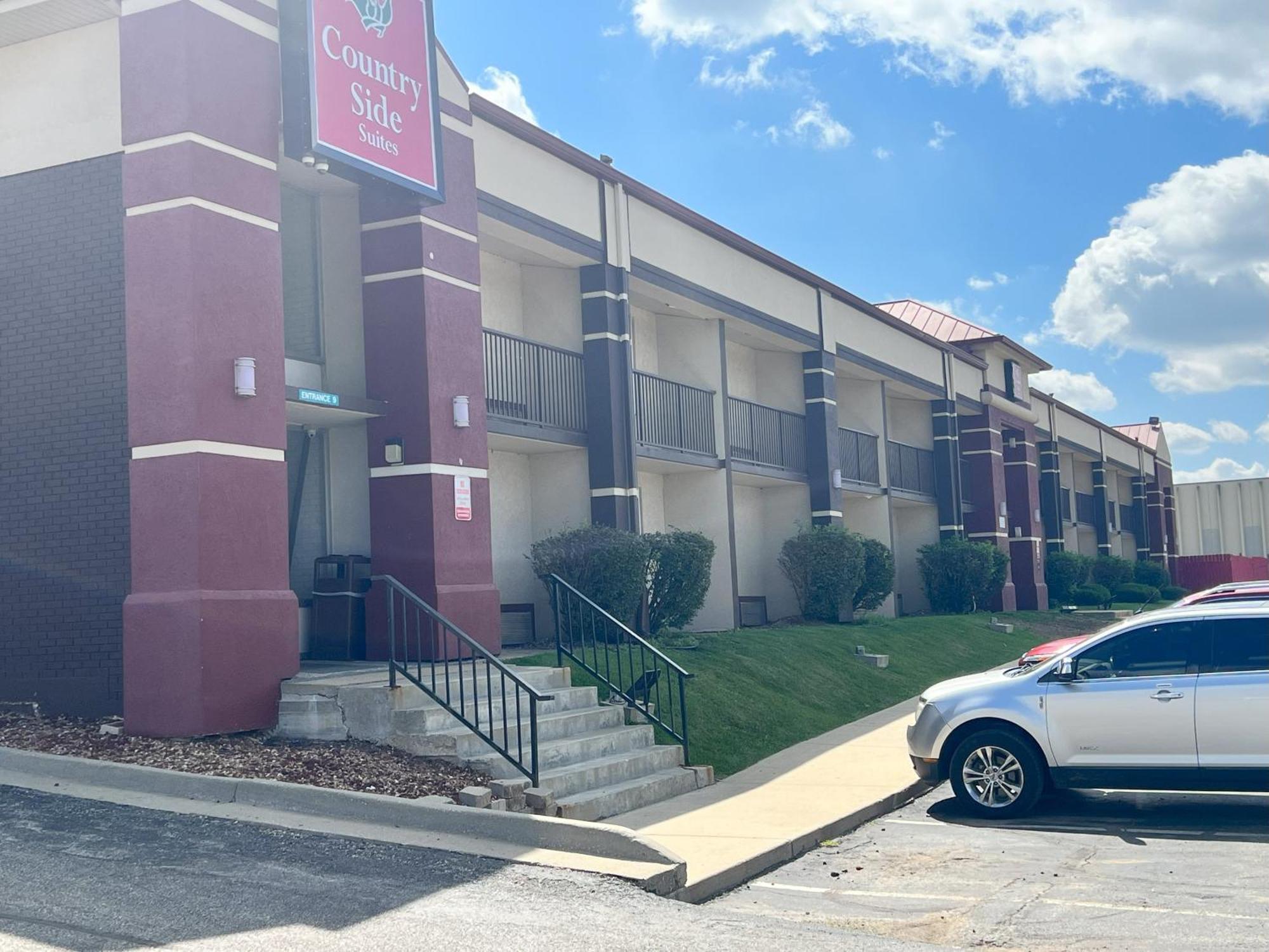 Countryside Suites Kansas City Independence I-70 East Sports Complex Hotel Экстерьер фото