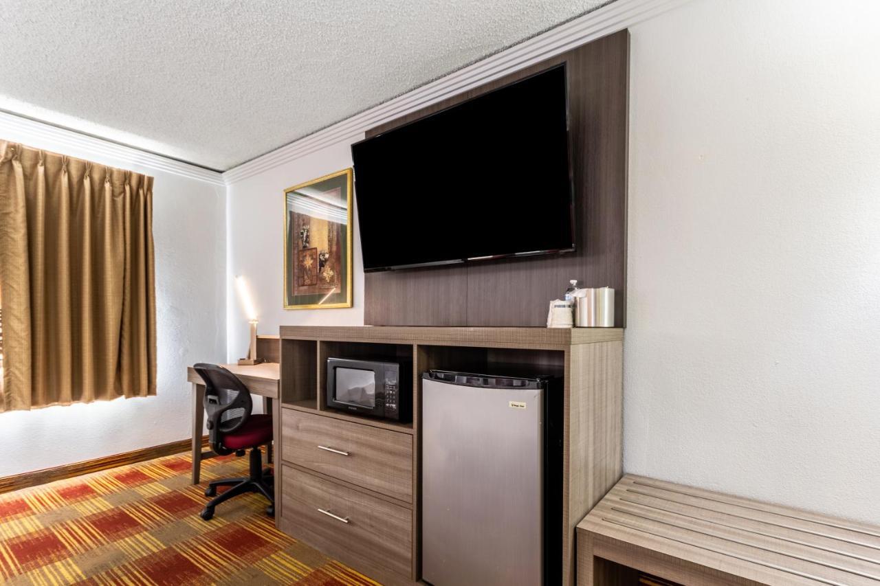 Countryside Suites Kansas City Independence I-70 East Sports Complex Hotel Экстерьер фото